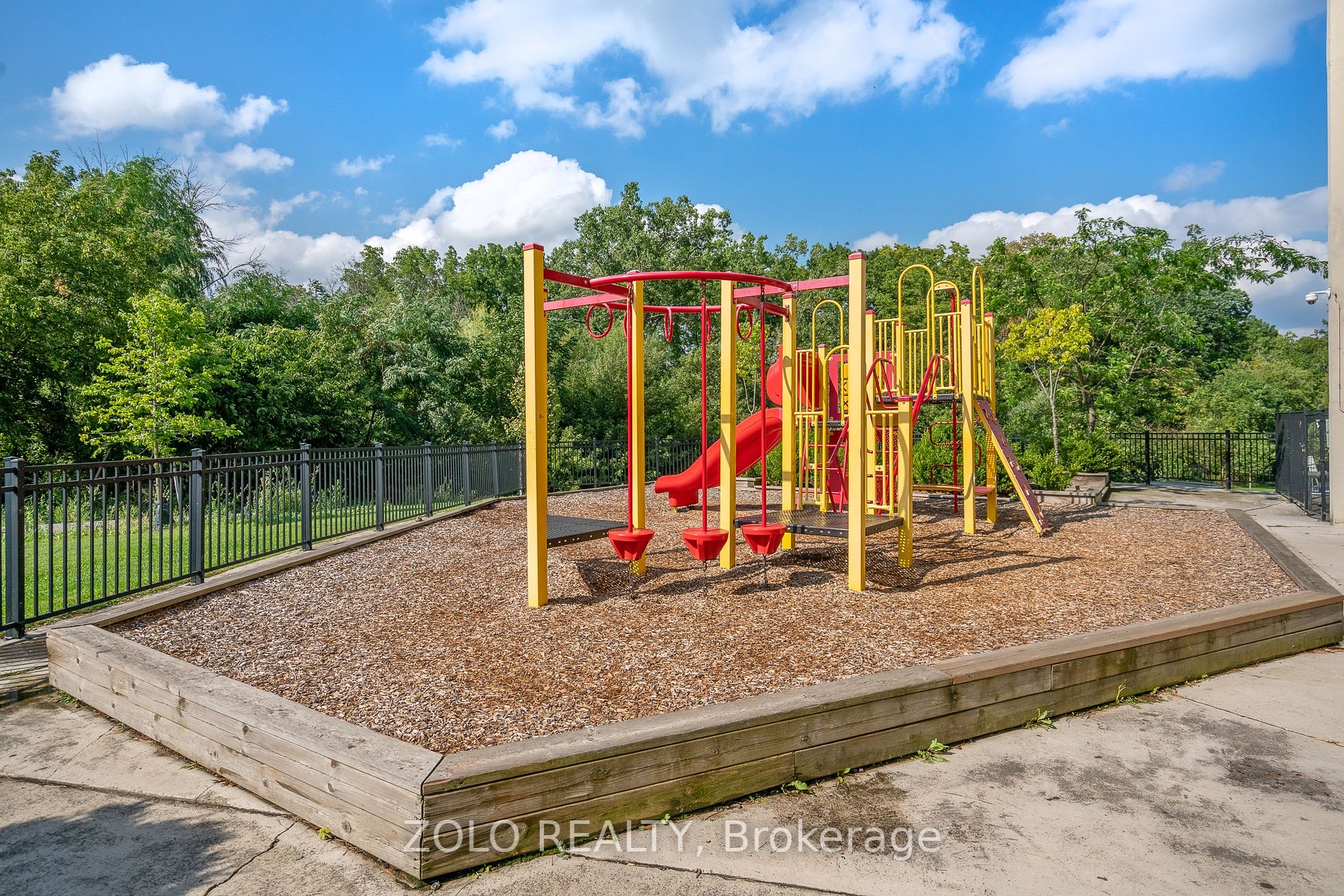 350 Quigley Rd, #537