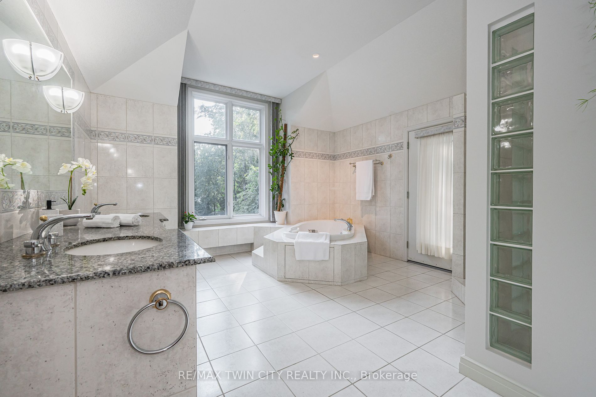 39 Mcdougall Road