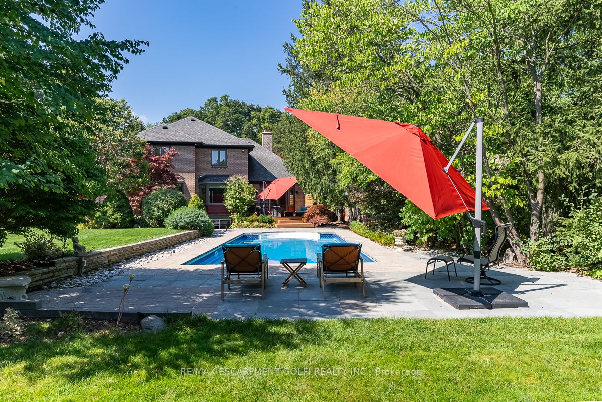 9 Golfdale Pl