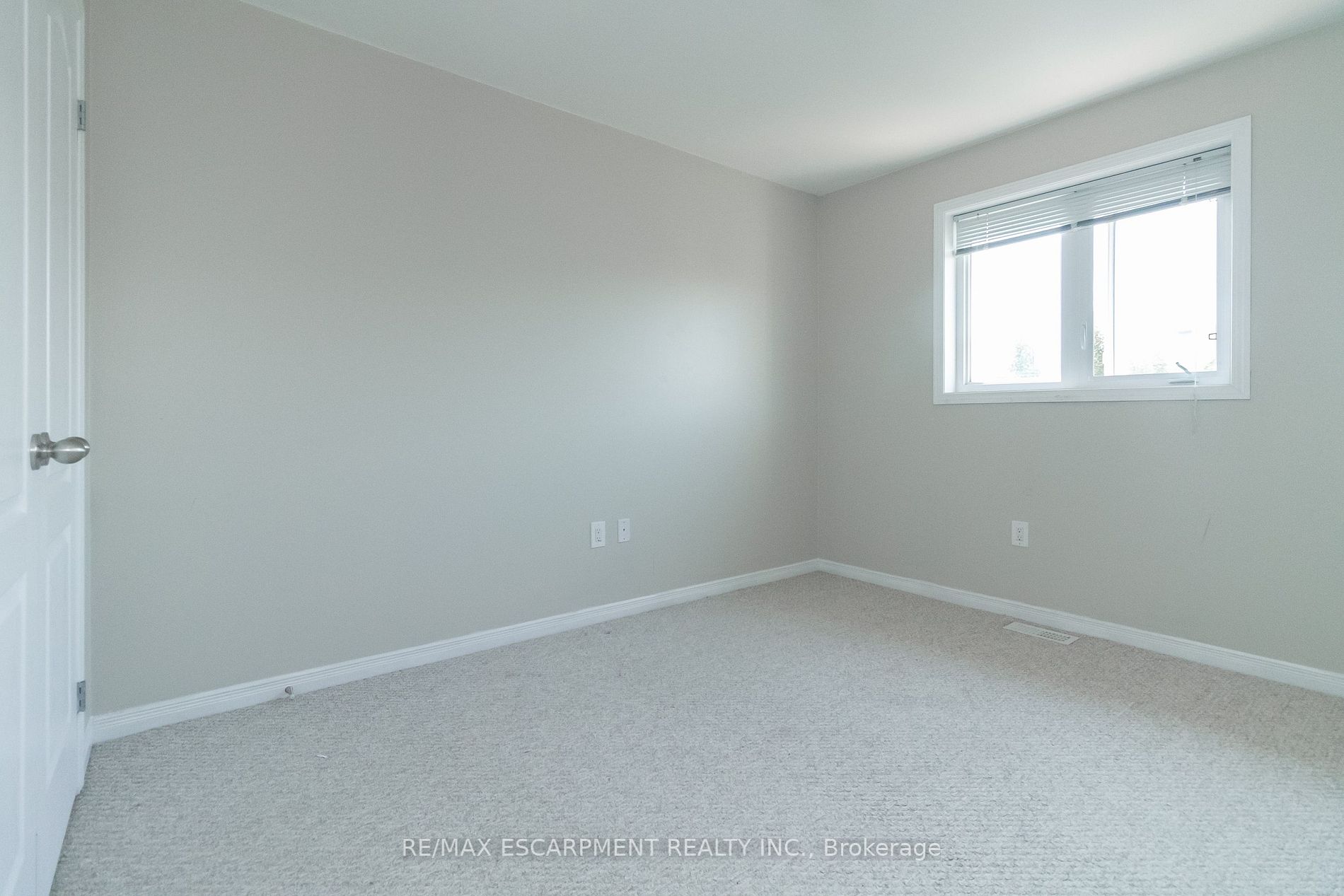 55 BANKFIELD Crescent