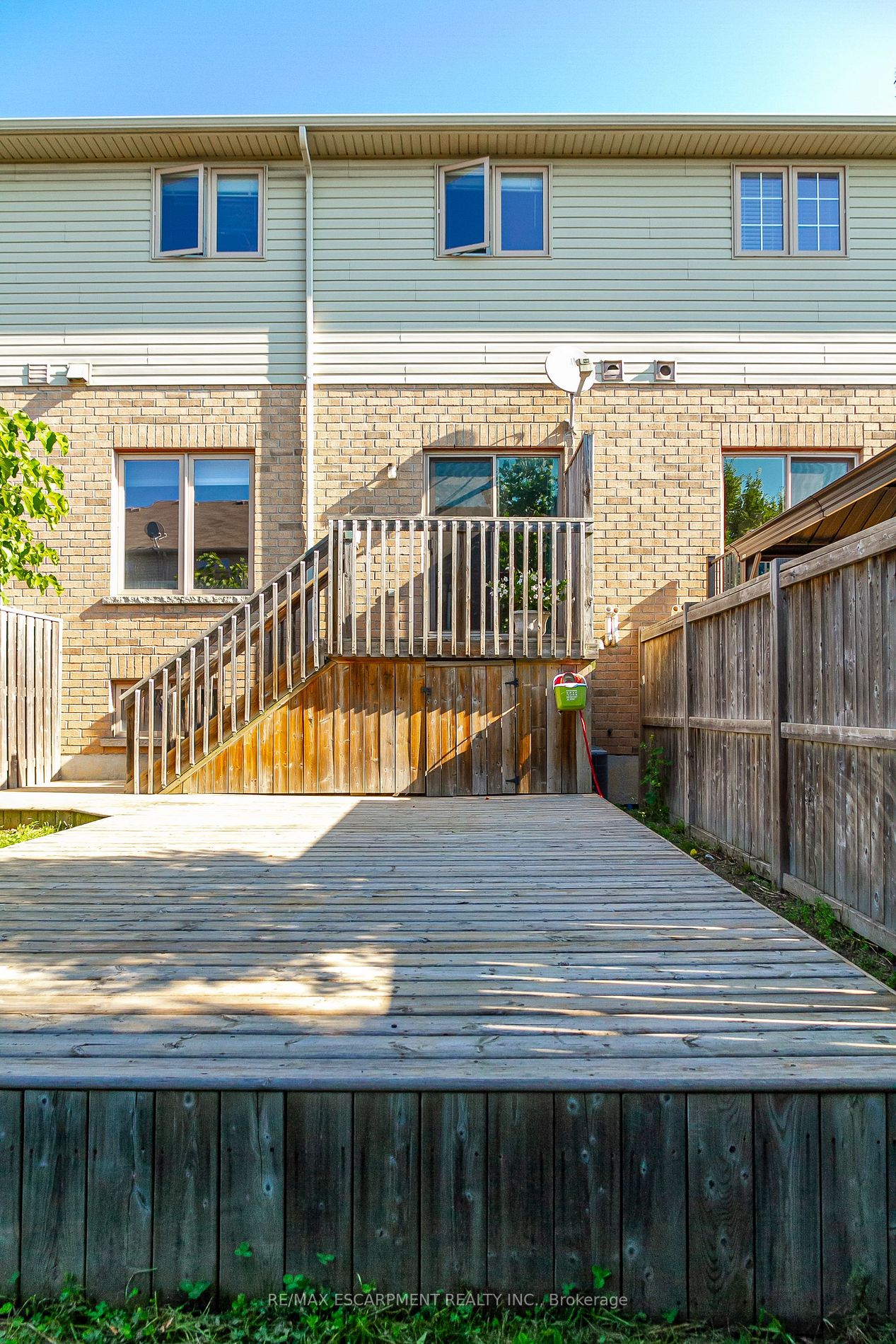 55 BANKFIELD Crescent