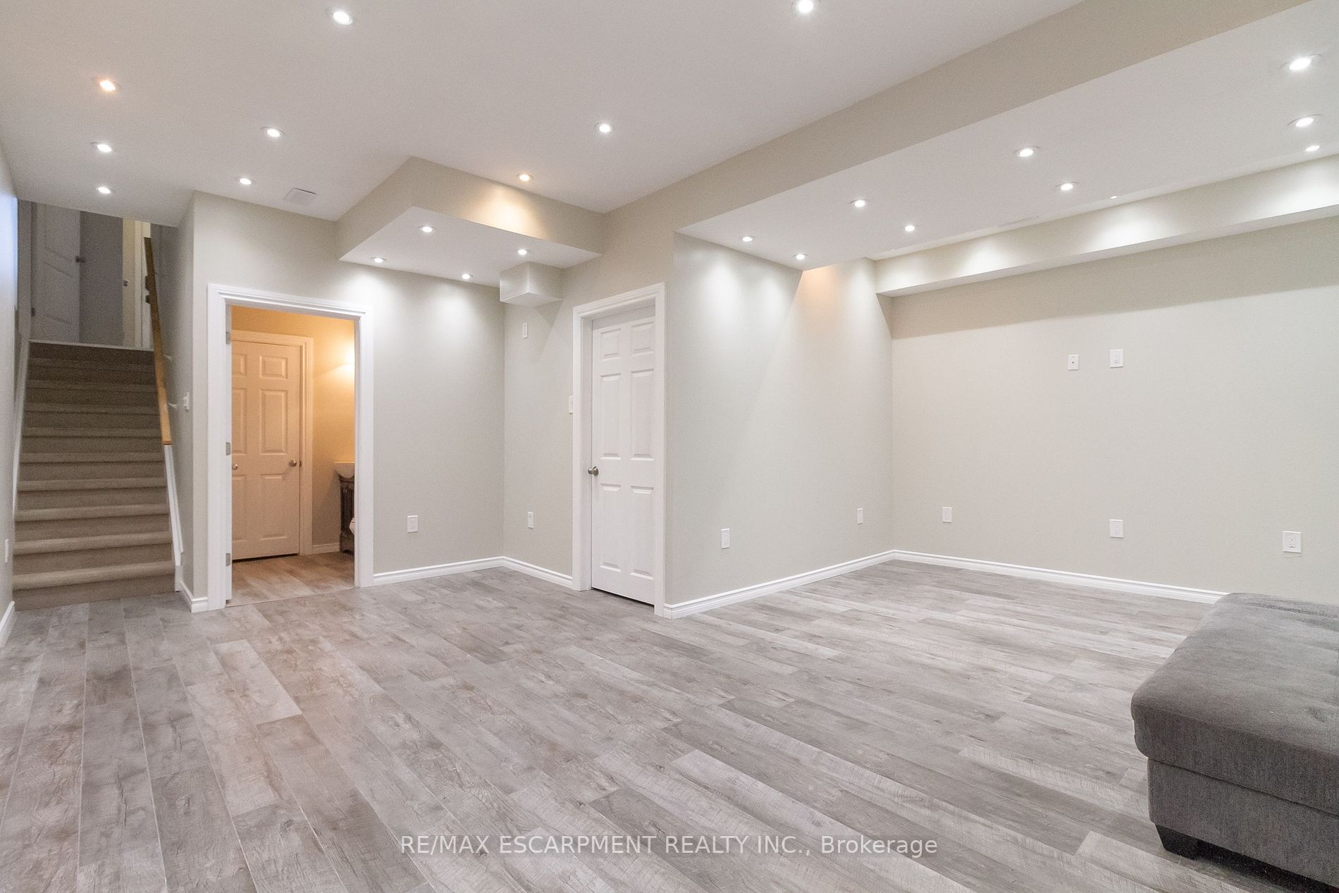 55 BANKFIELD Crescent