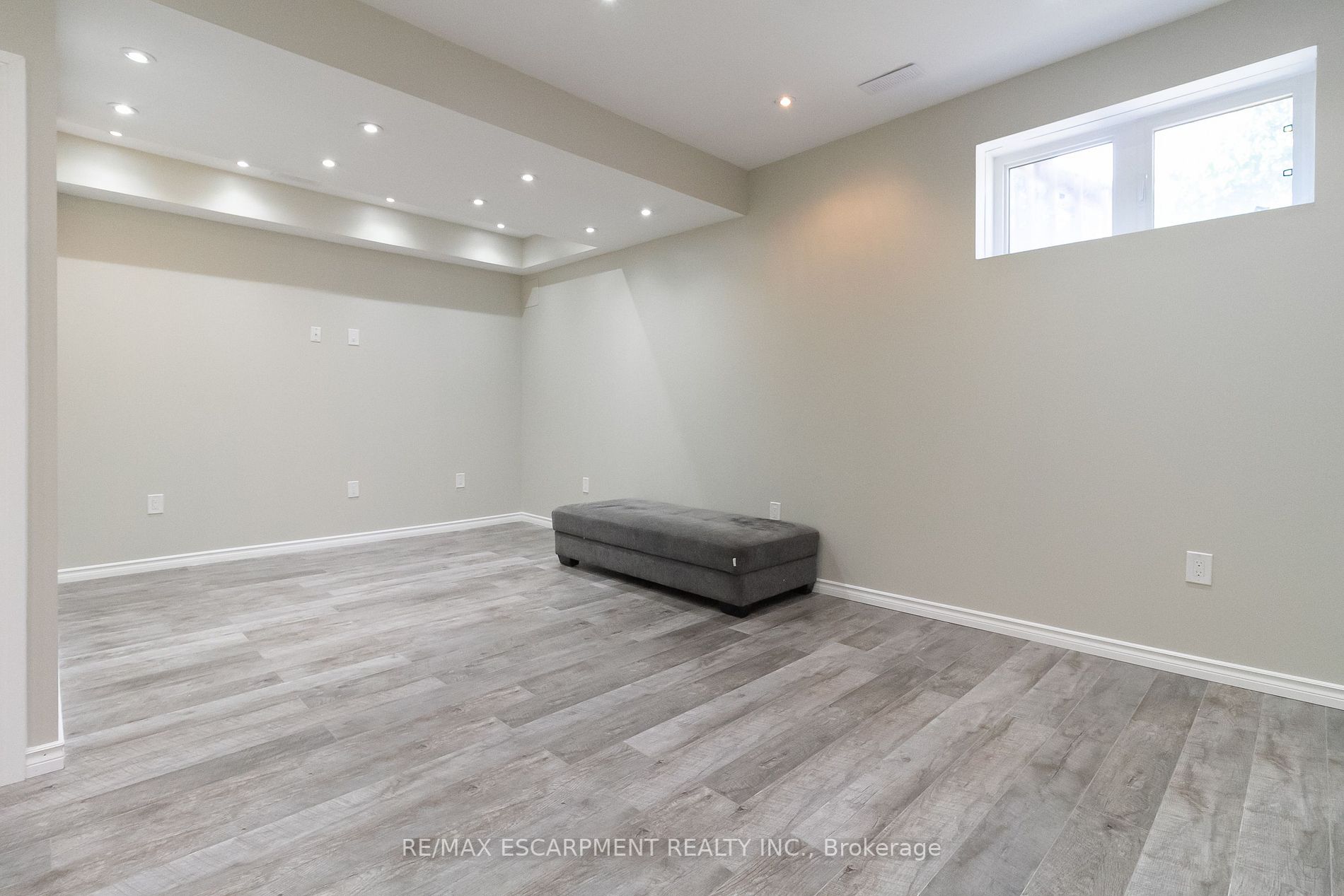 55 BANKFIELD Crescent