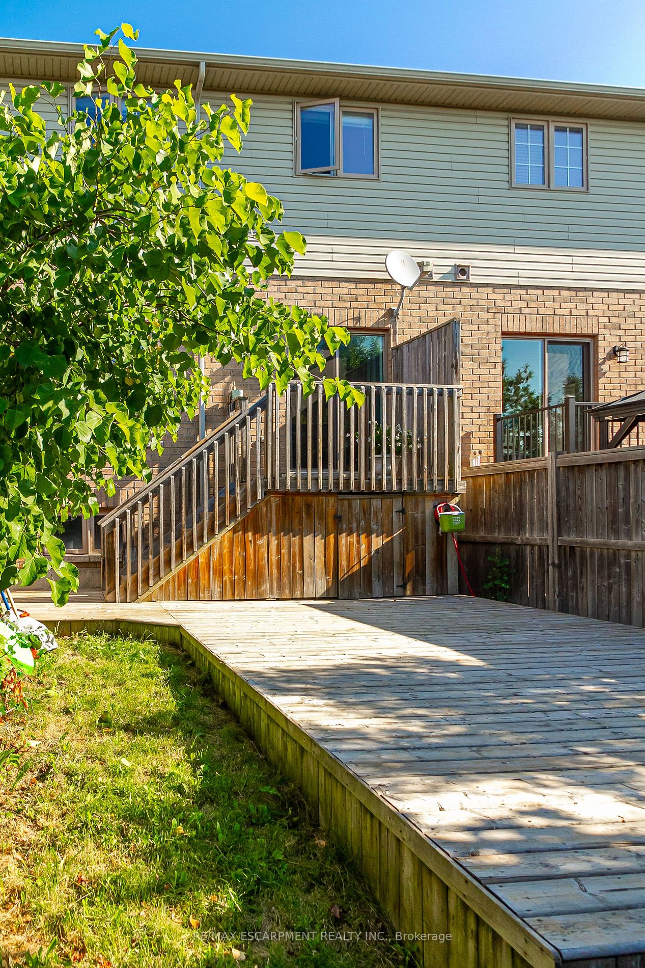 55 BANKFIELD Crescent