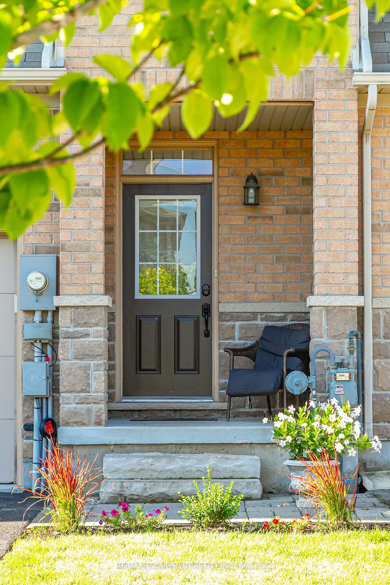 55 BANKFIELD Crescent