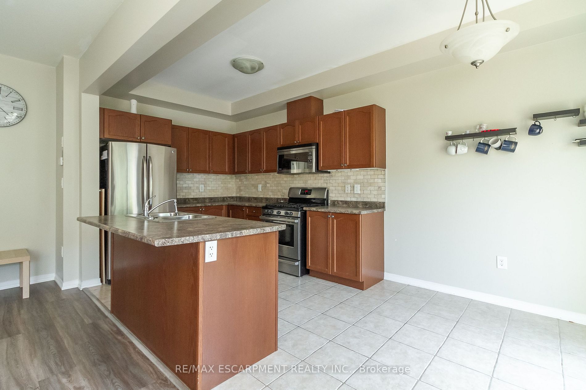 55 BANKFIELD Crescent