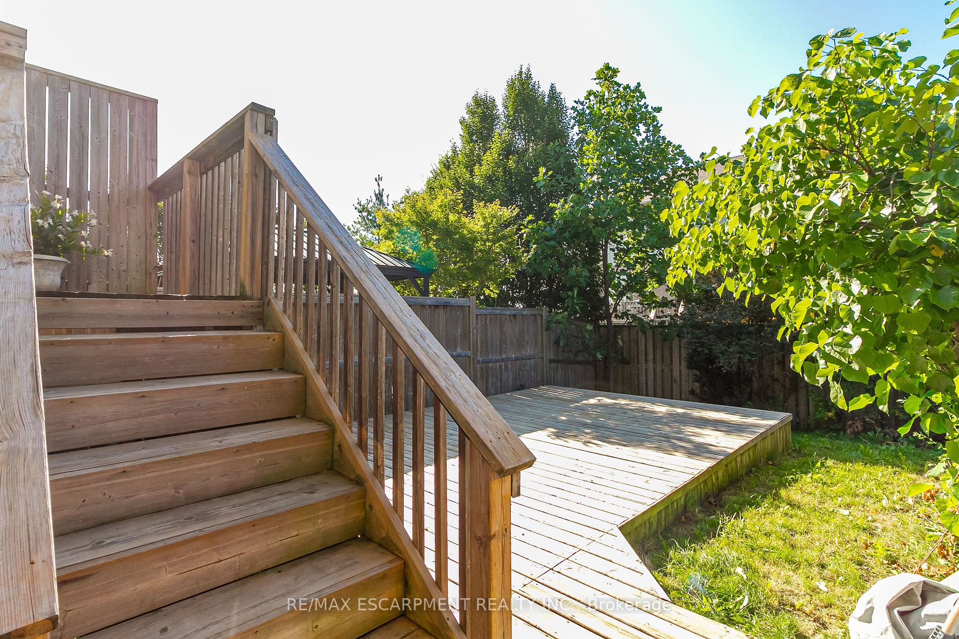 55 BANKFIELD Crescent