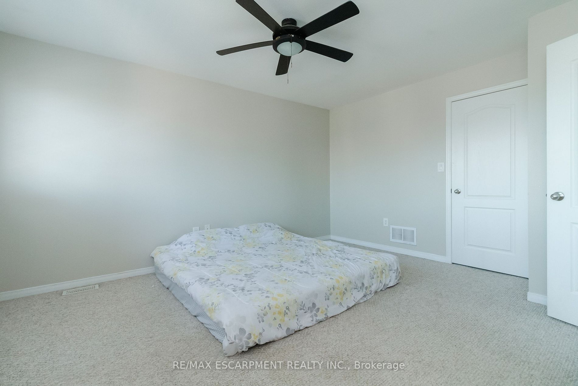 55 BANKFIELD Crescent