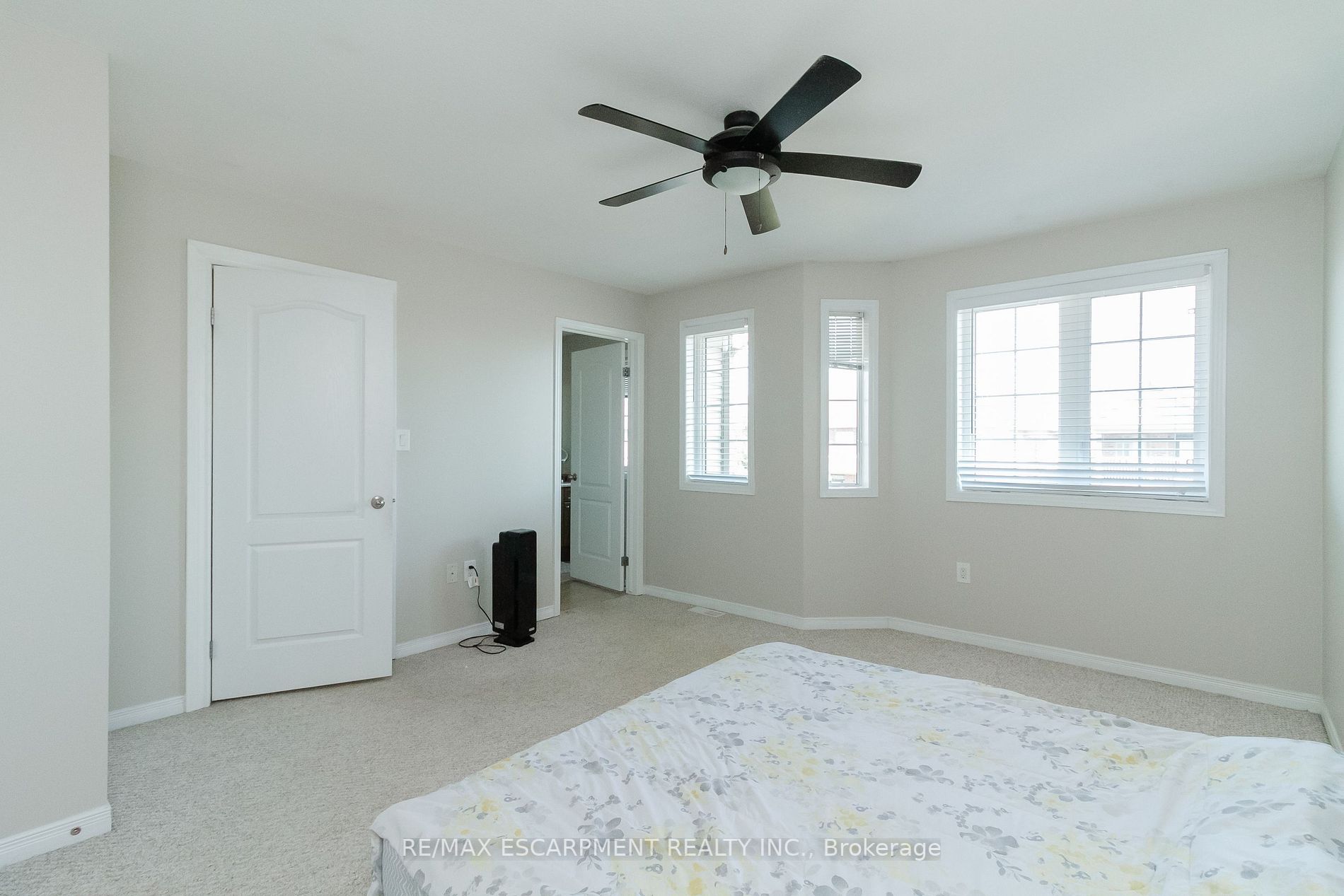 55 BANKFIELD Crescent