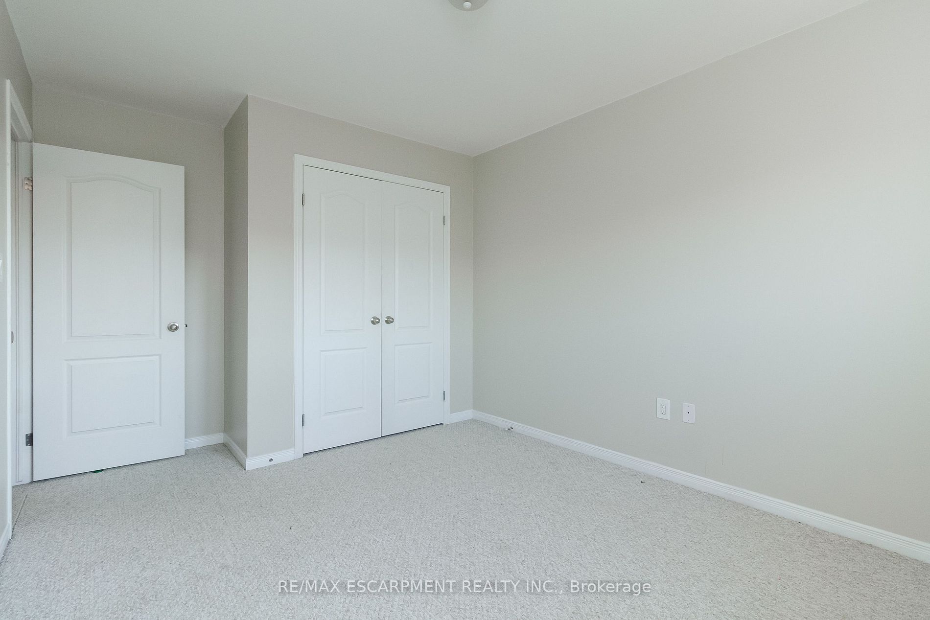 55 BANKFIELD Crescent