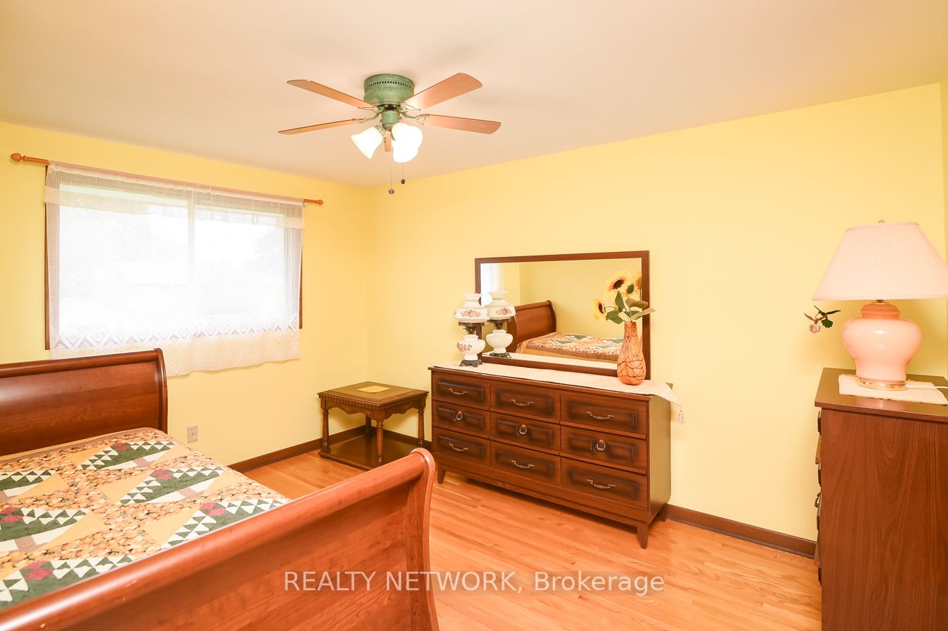 87 Roehampton Ave