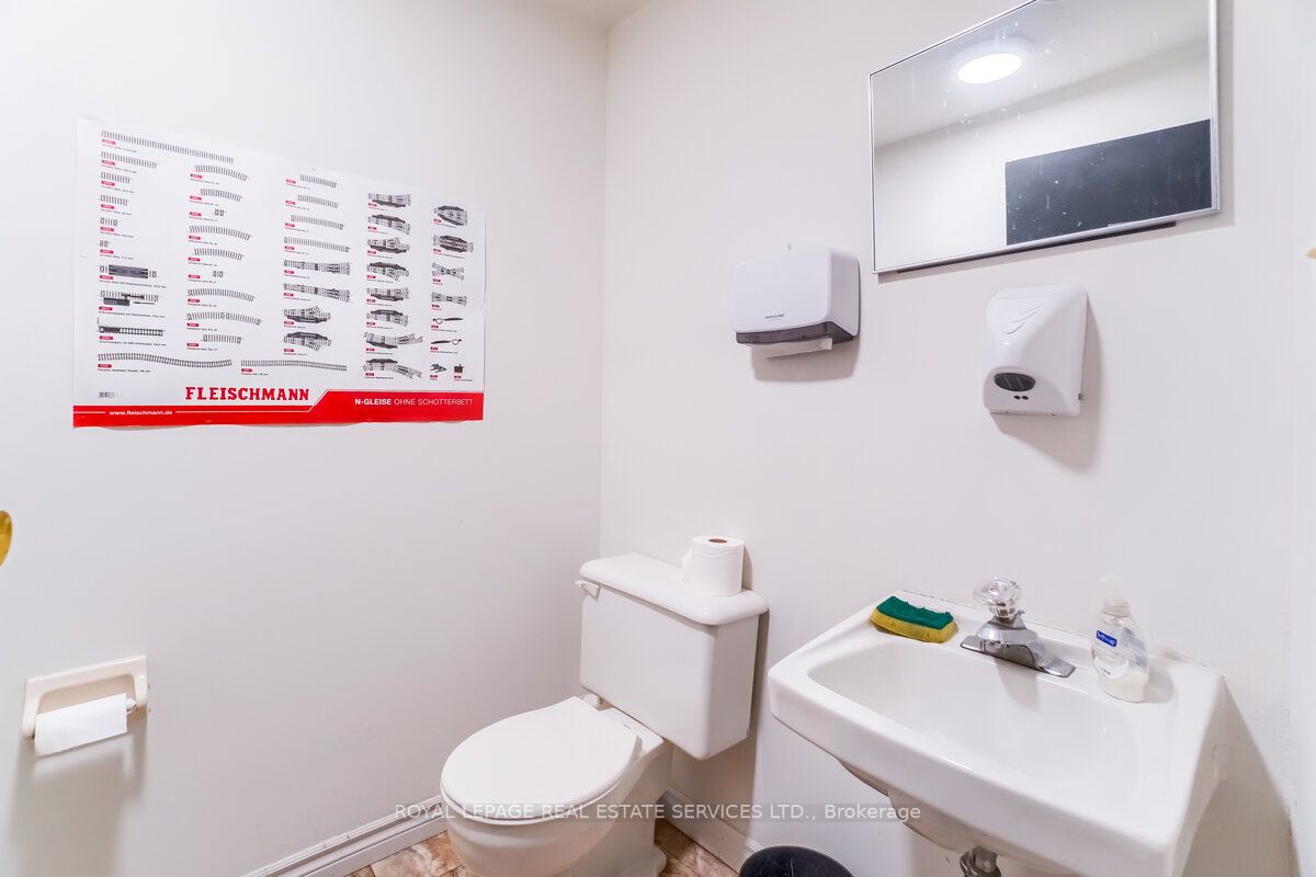5020 Centre St, #2nd Flr