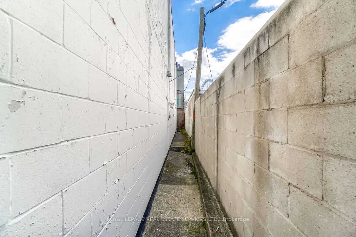 5020 Centre St, #2nd Flr
