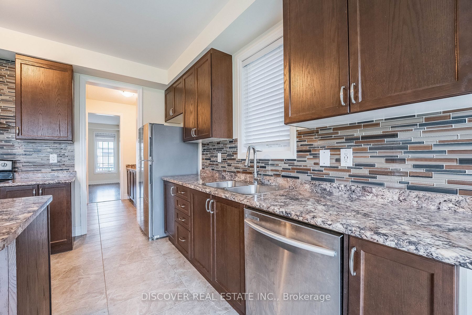 9486 Tallgrass Ave