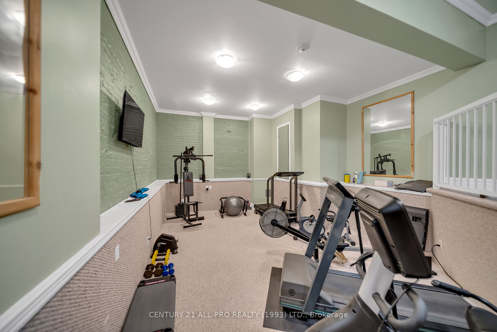 323 George St W, #207