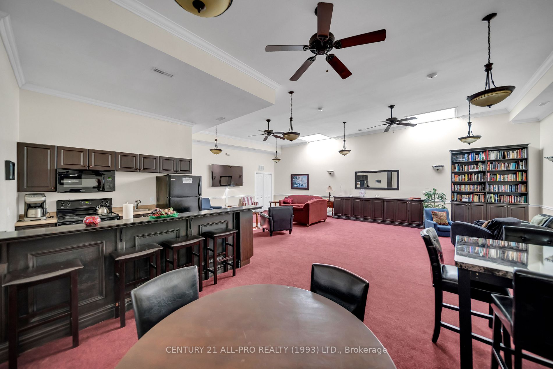 323 George St W, #207