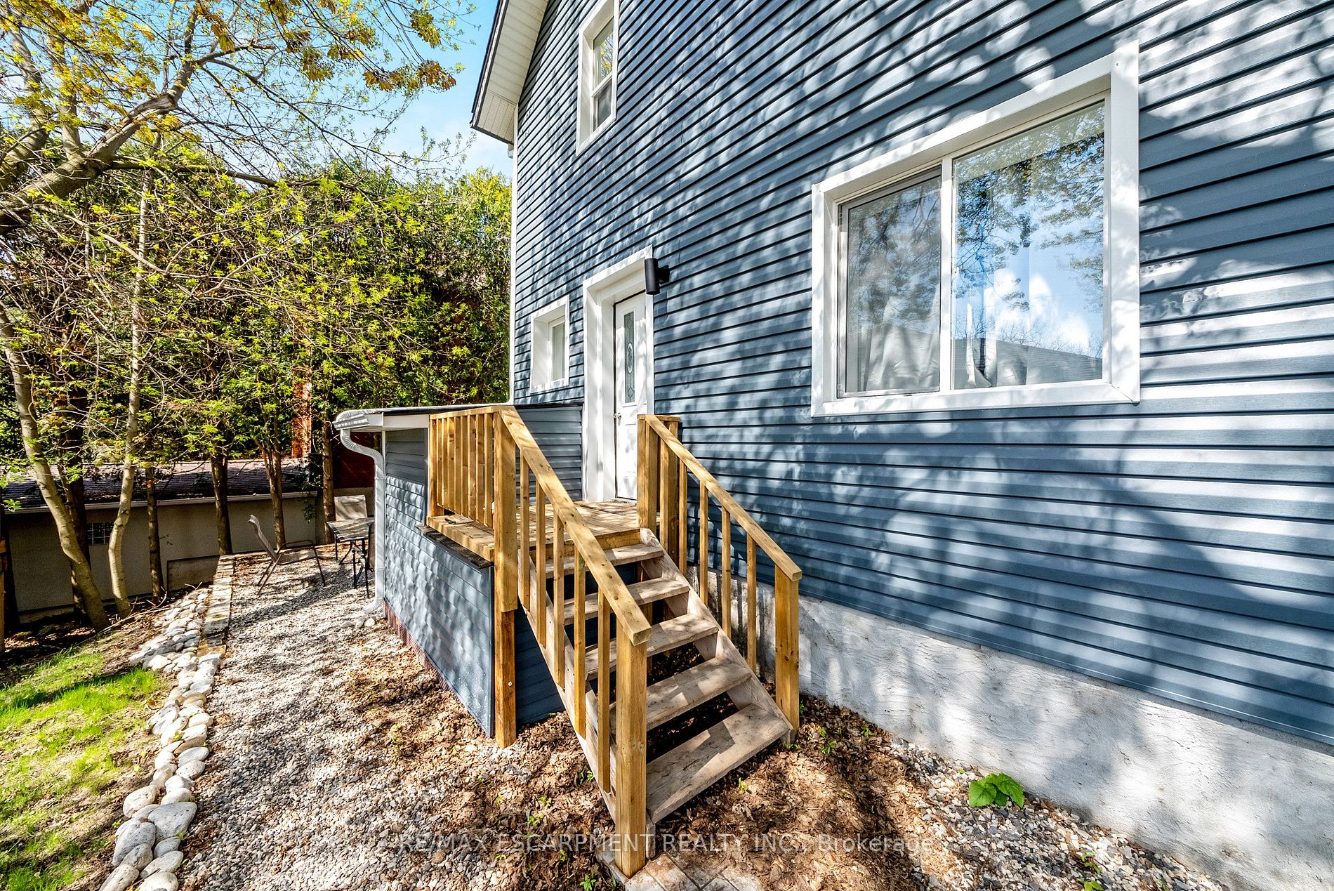 200 Waterloo Avenue