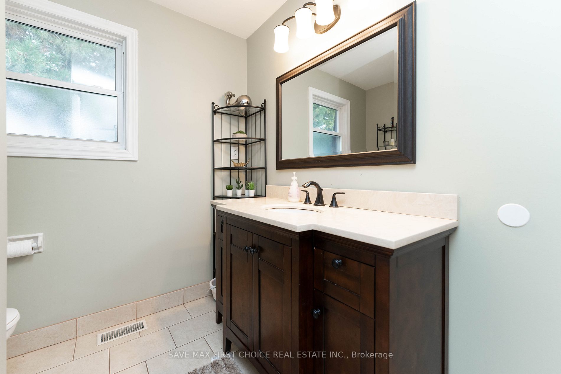 122 Lakeshore Rd, #8