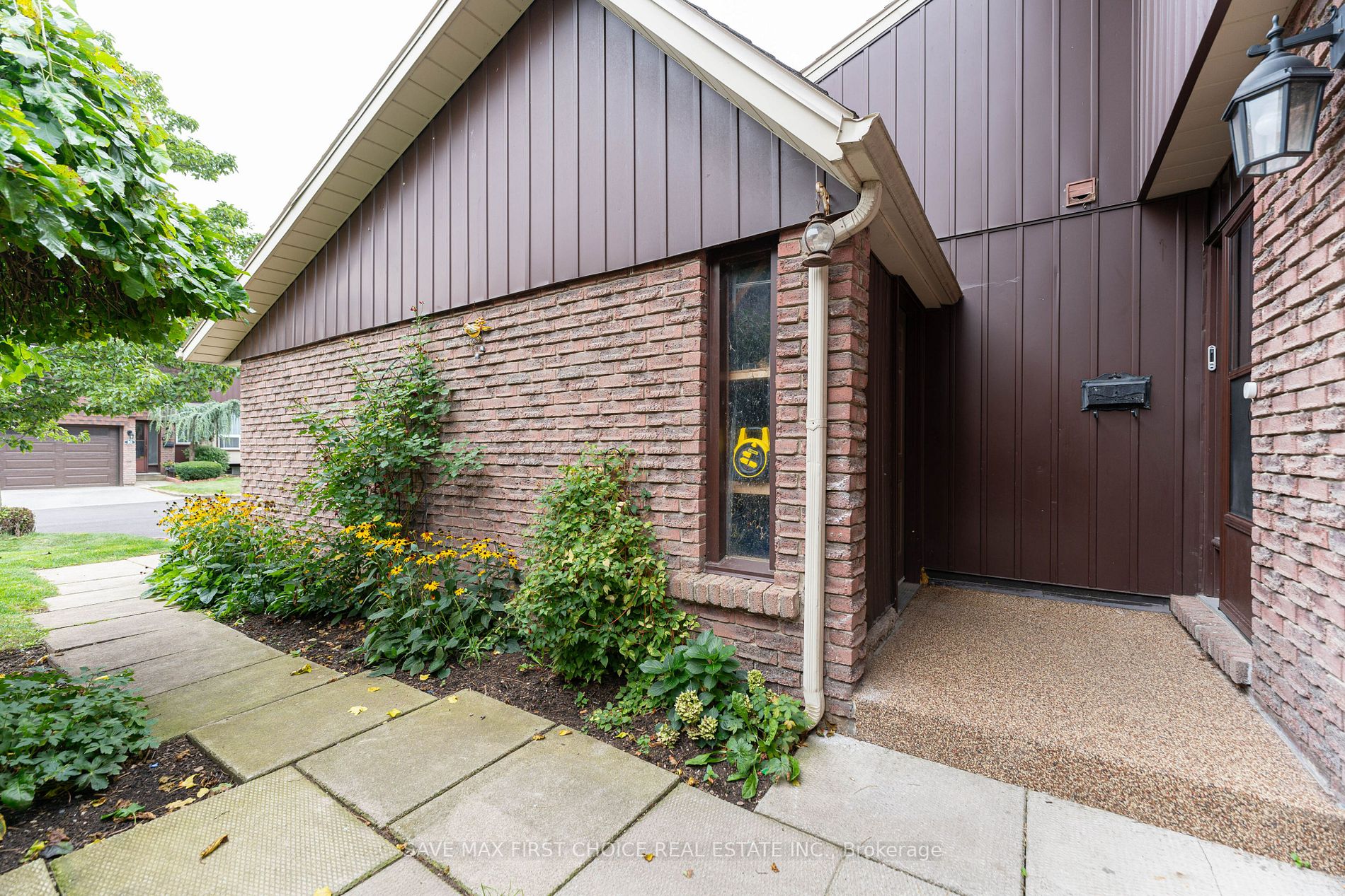 122 Lakeshore Rd, #8