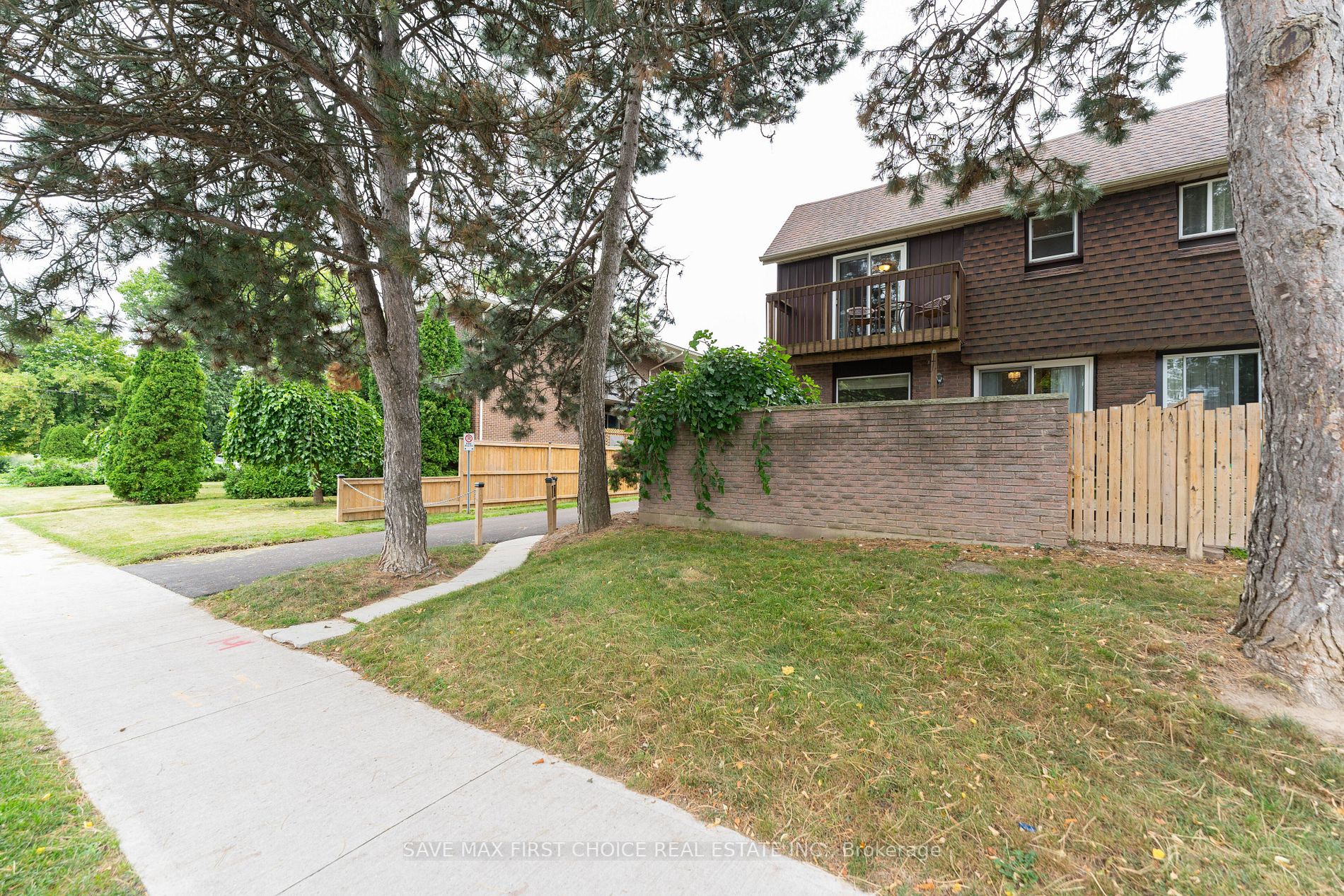 122 Lakeshore Rd, #8