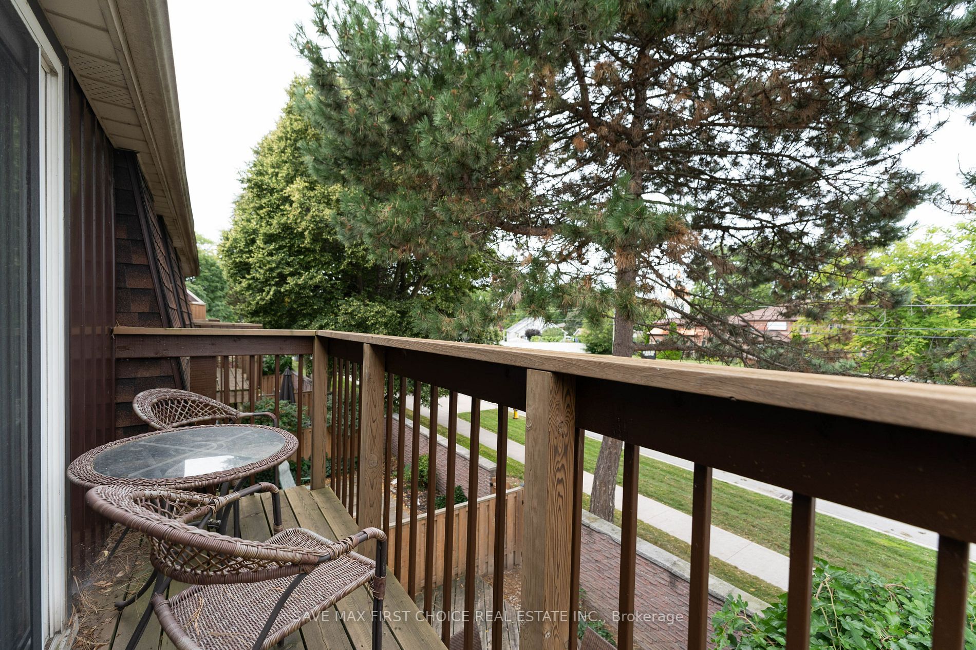 122 Lakeshore Rd, #8