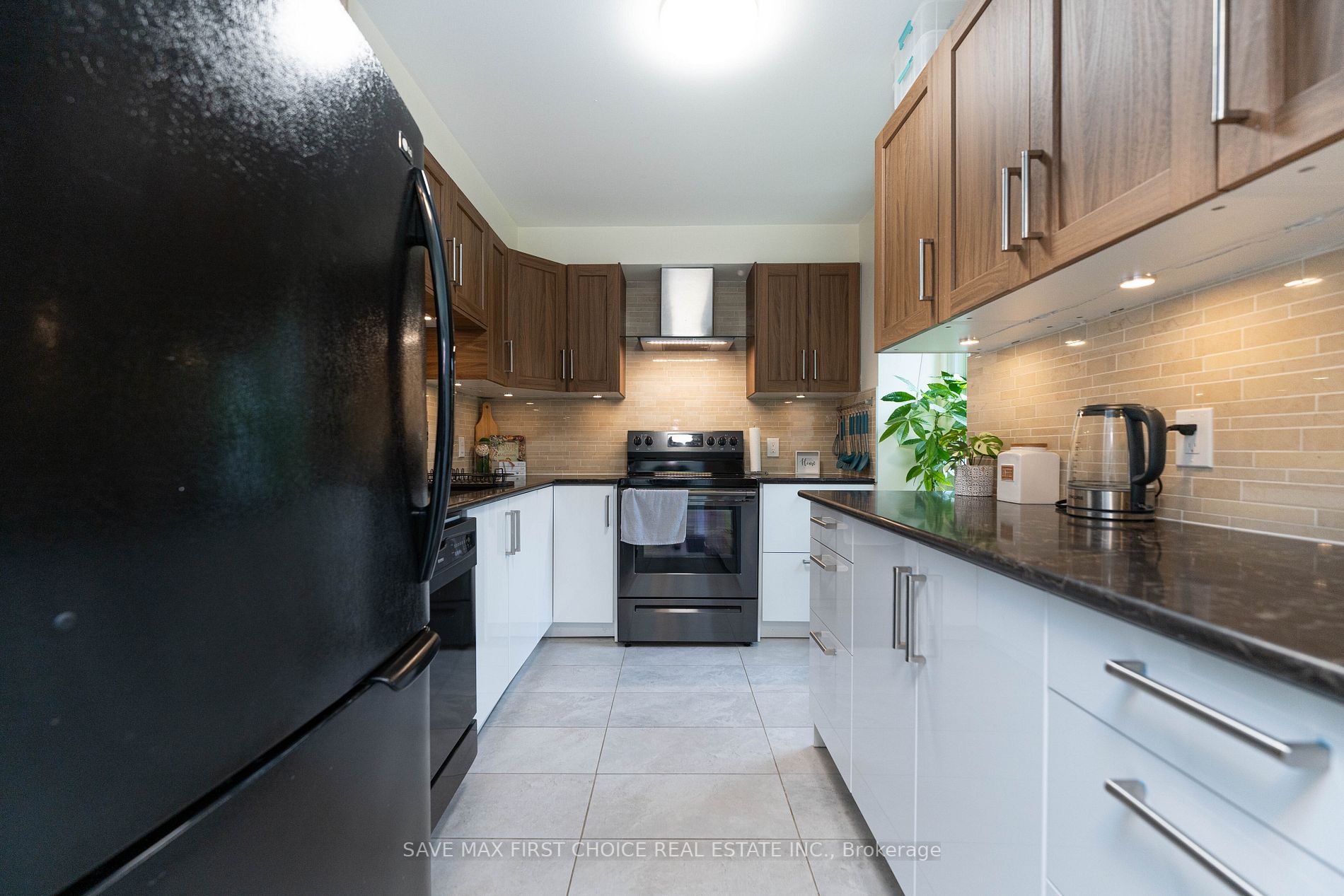 122 Lakeshore Rd, #8