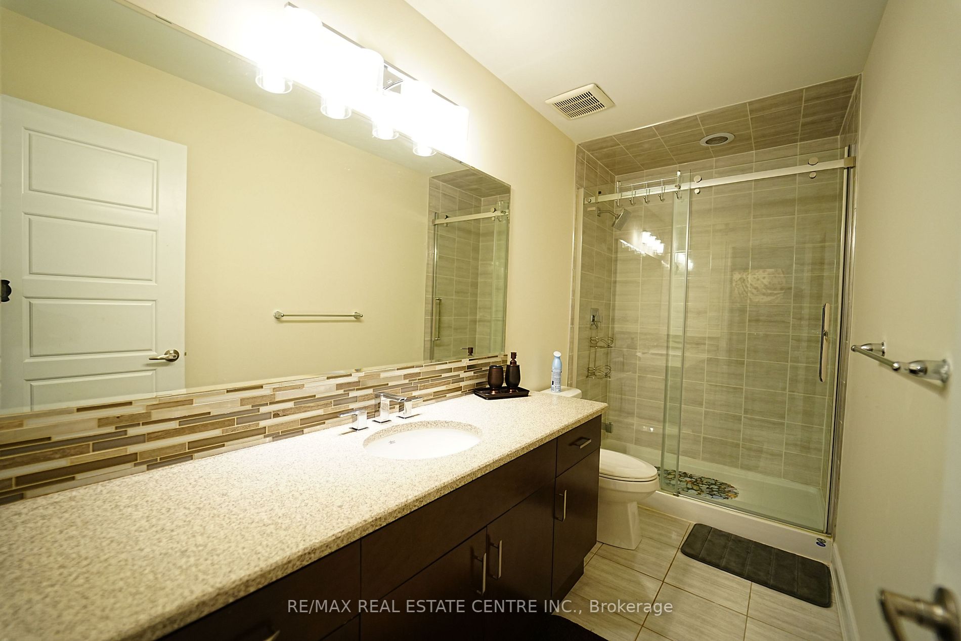 162 Stillwater Cres