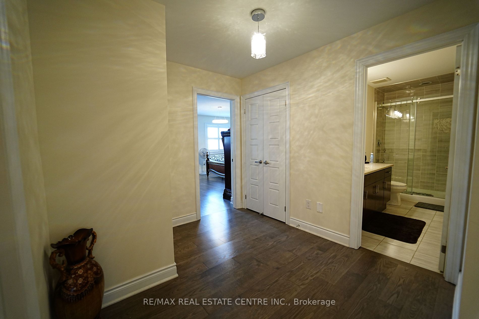 162 Stillwater Cres