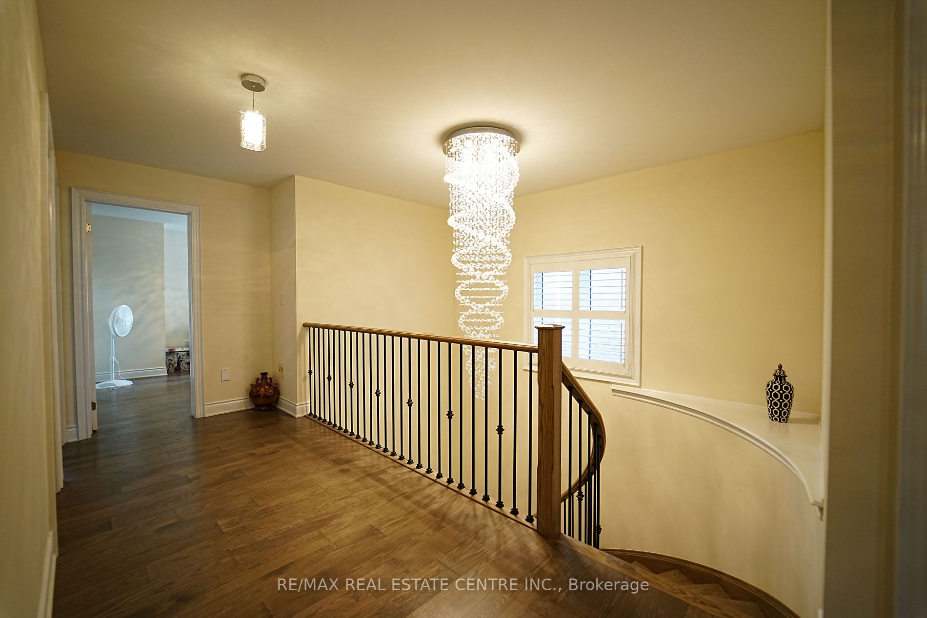 162 Stillwater Cres