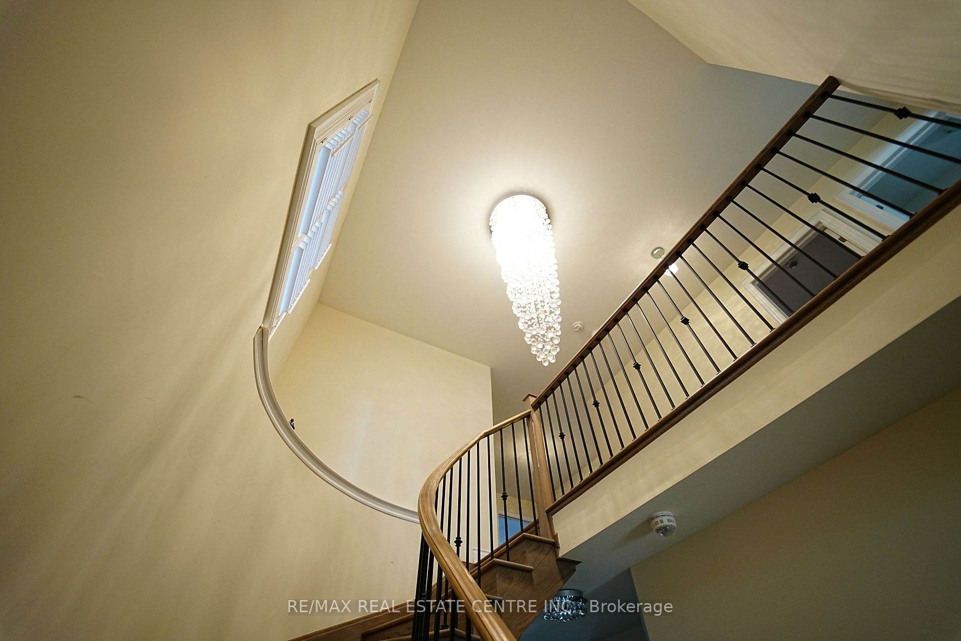 162 Stillwater Cres