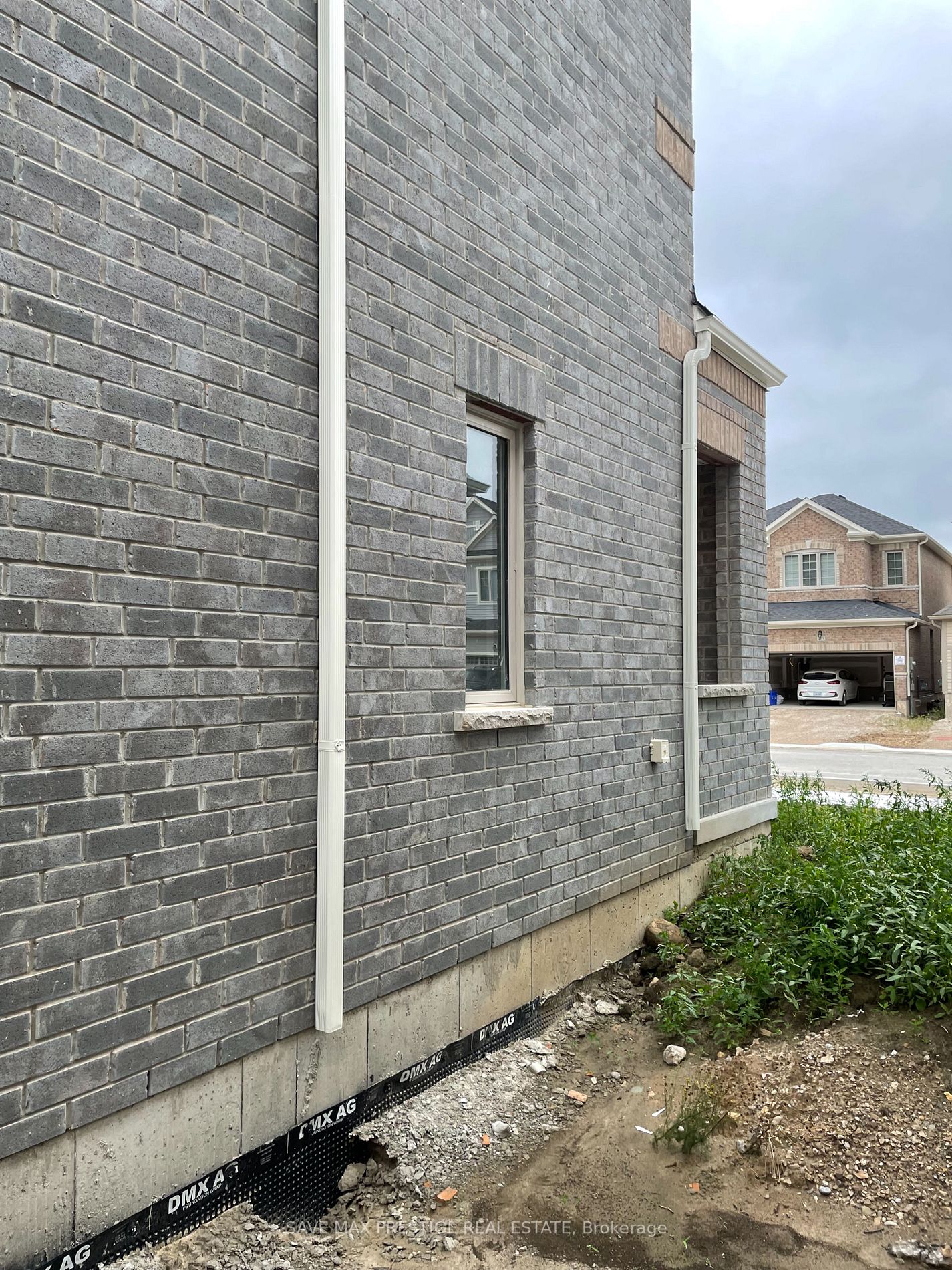 484 Black Cherry Cres W