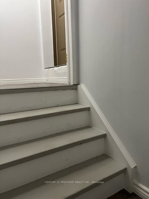 67 Holkham Avenue