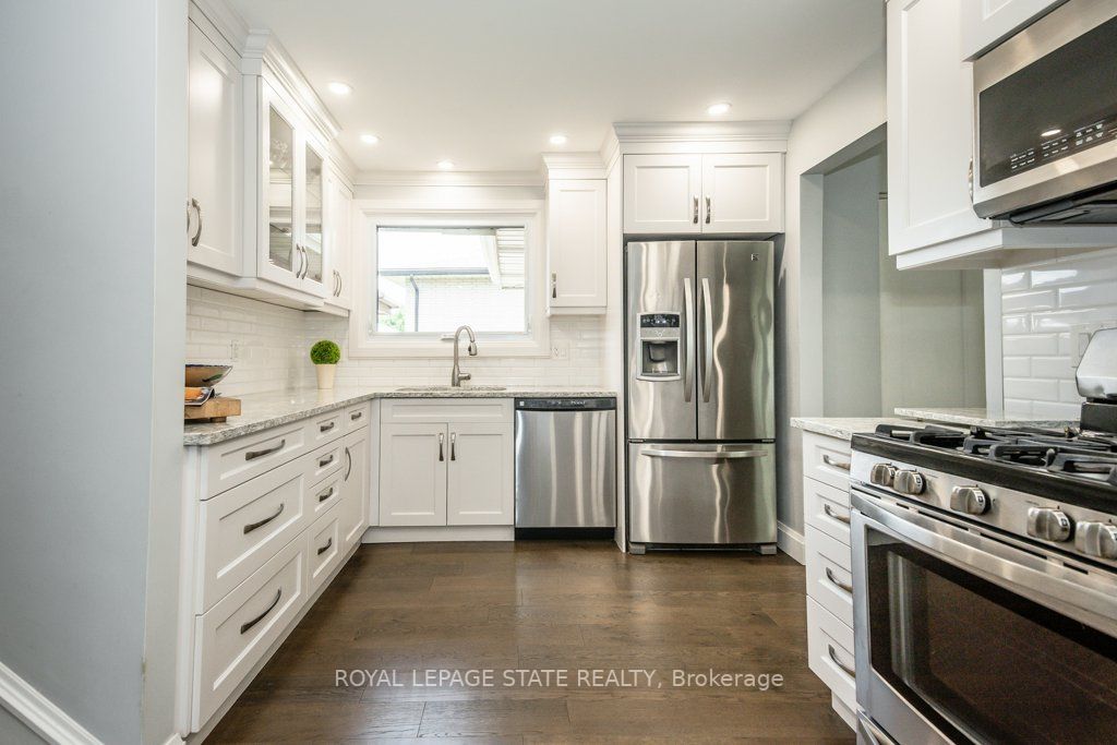 64 Farringford Dr