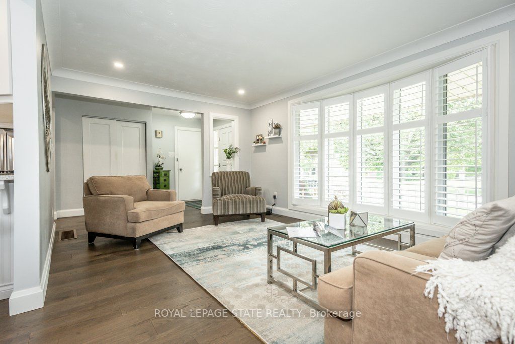 64 Farringford Dr