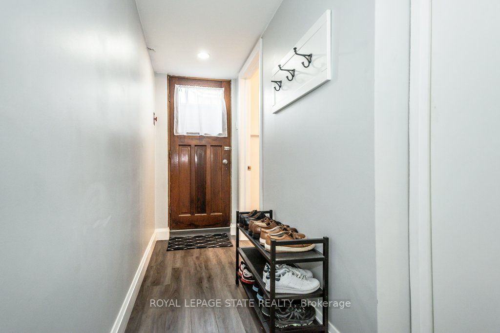 64 Farringford Dr