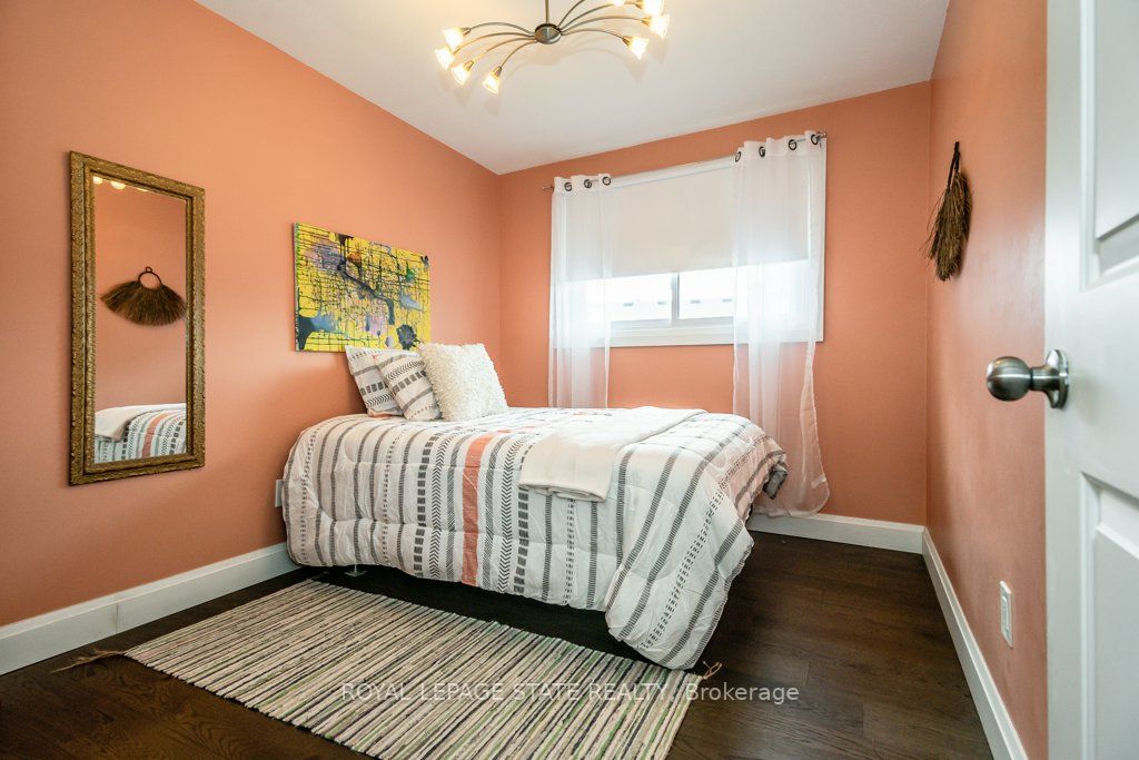 64 Farringford Dr