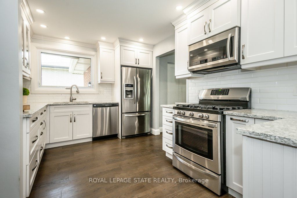 64 Farringford Dr