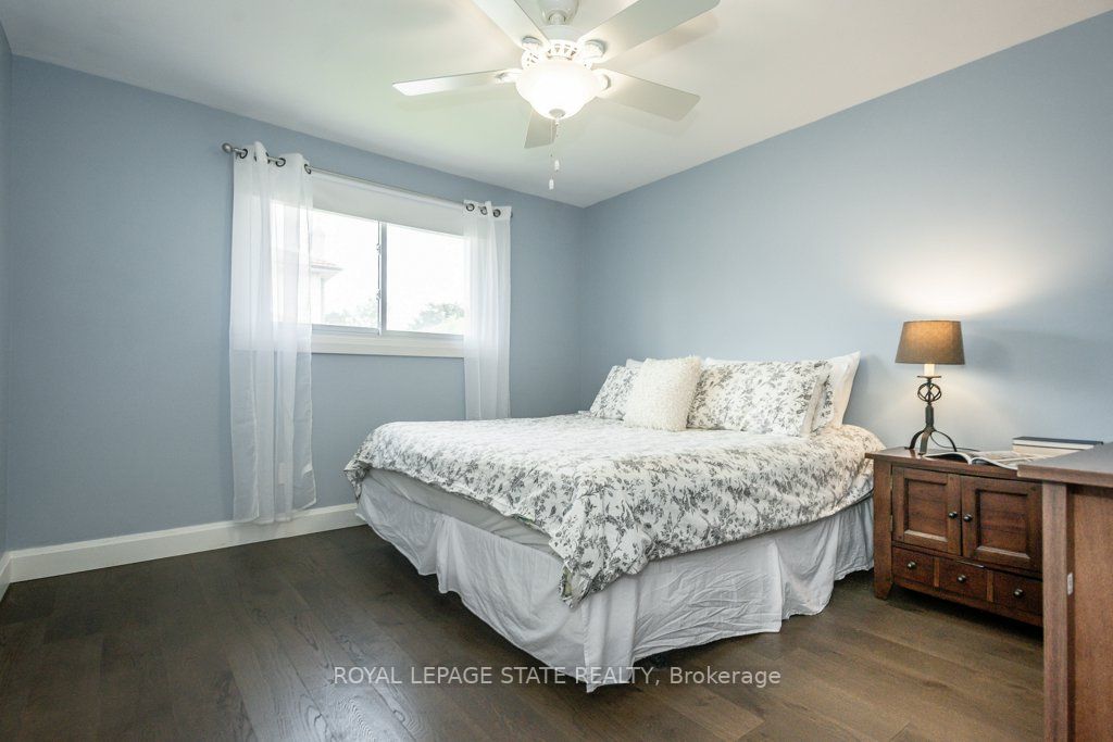 64 Farringford Dr