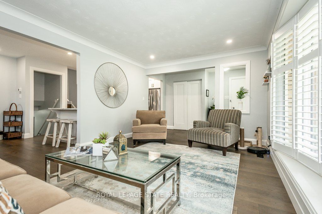 64 Farringford Dr