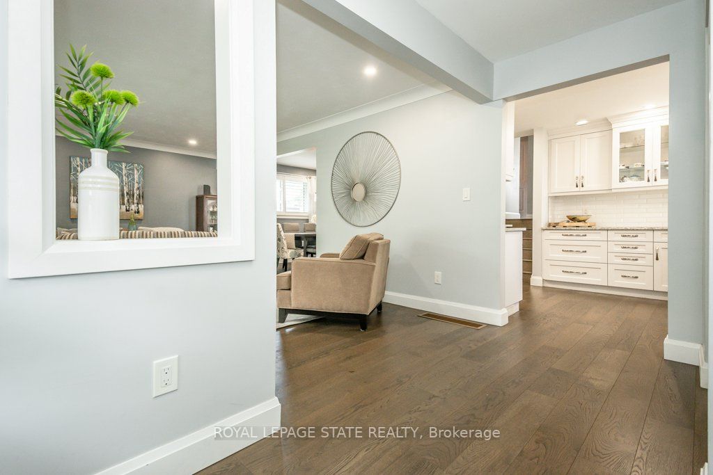 64 Farringford Dr