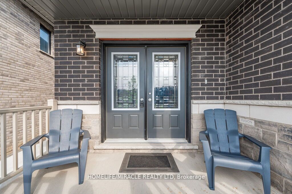 11 Everton Dr