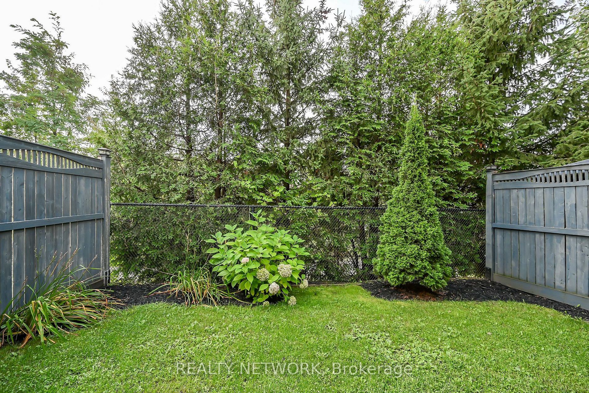 8 Brooking Crt
