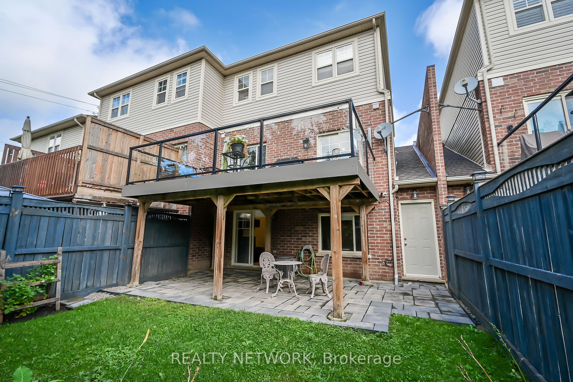 8 Brooking Crt
