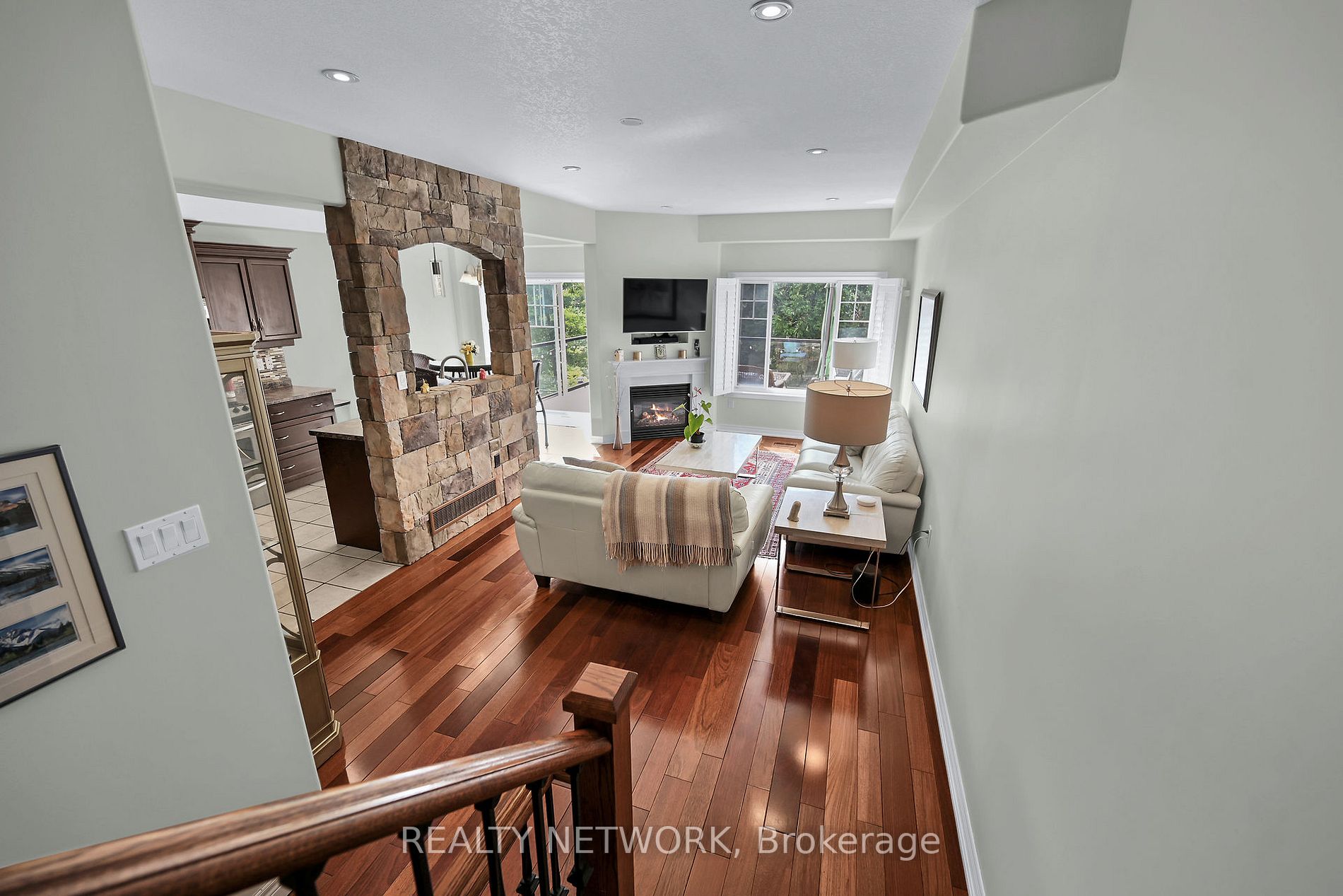 8 Brooking Crt
