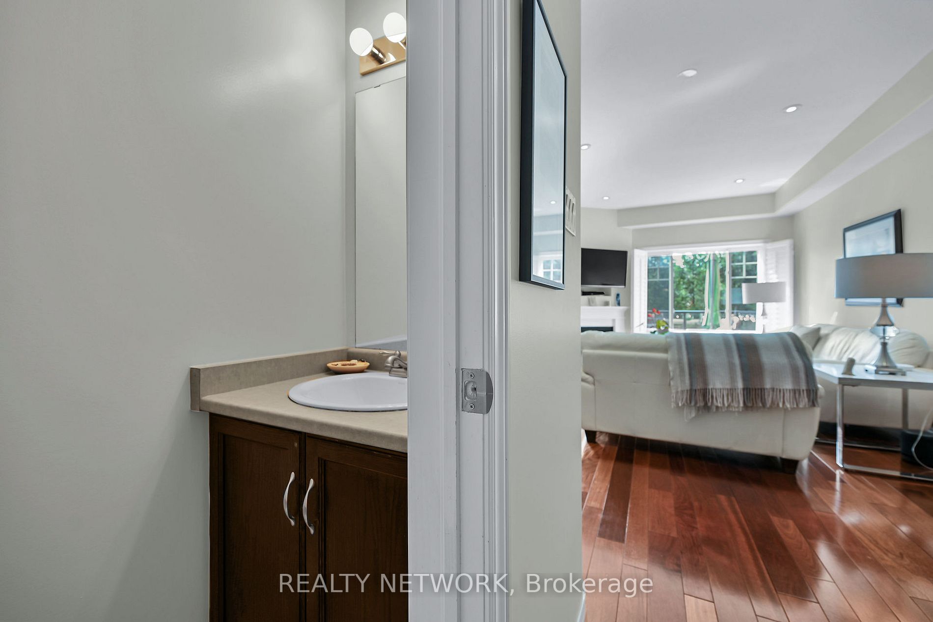 8 Brooking Crt