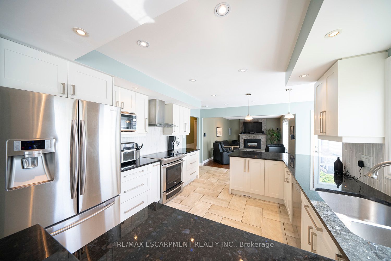 16 Sunflower Crescent