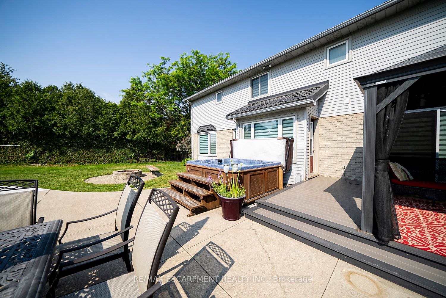 16 Sunflower Crescent