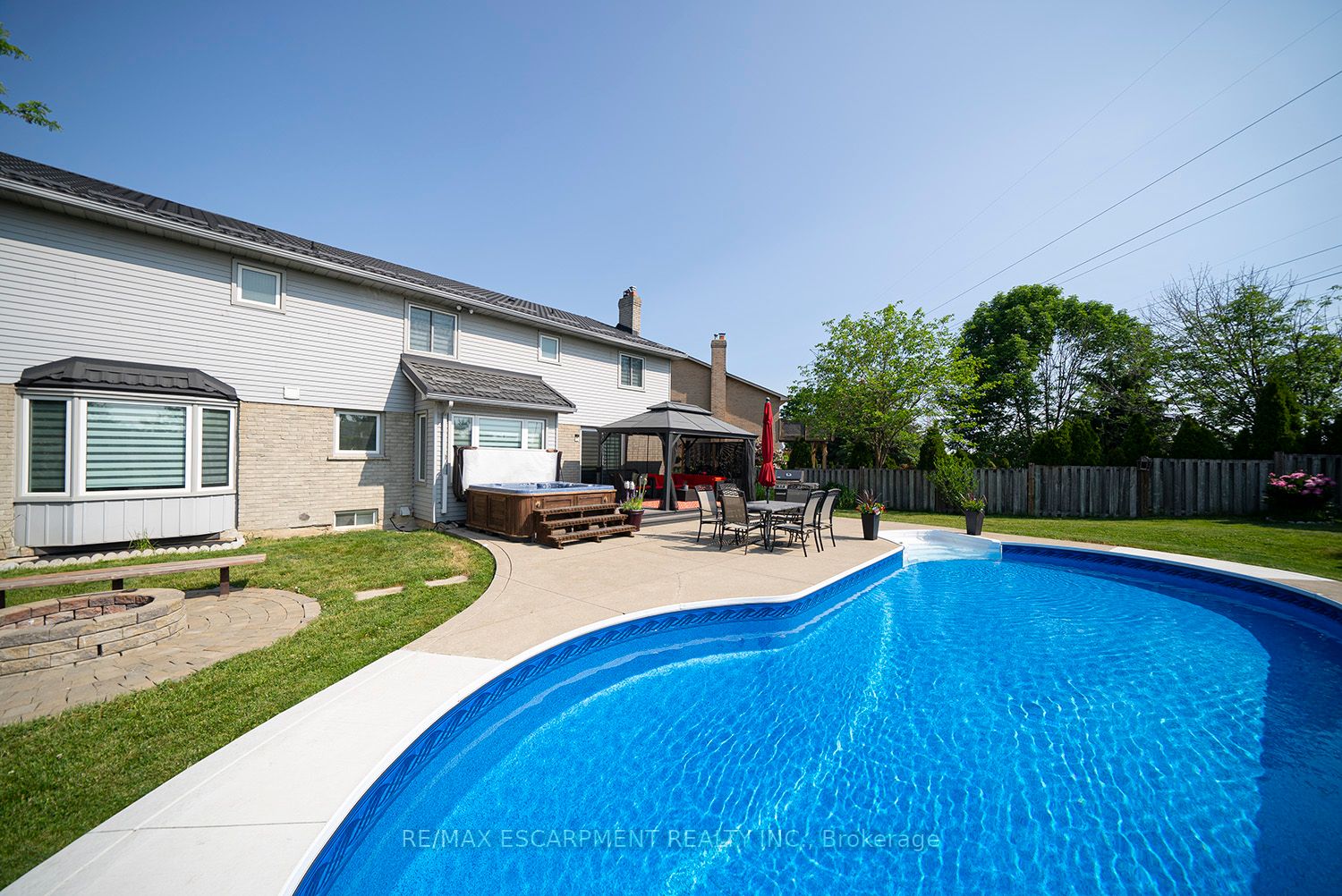 16 Sunflower Crescent