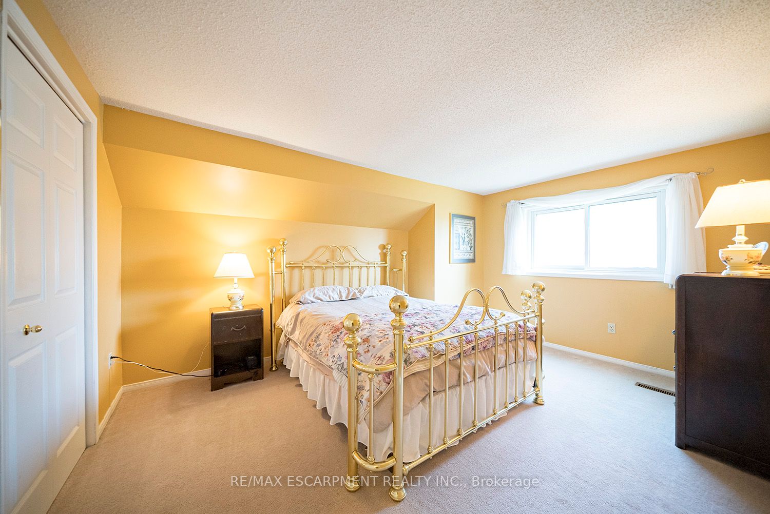 16 Sunflower Crescent