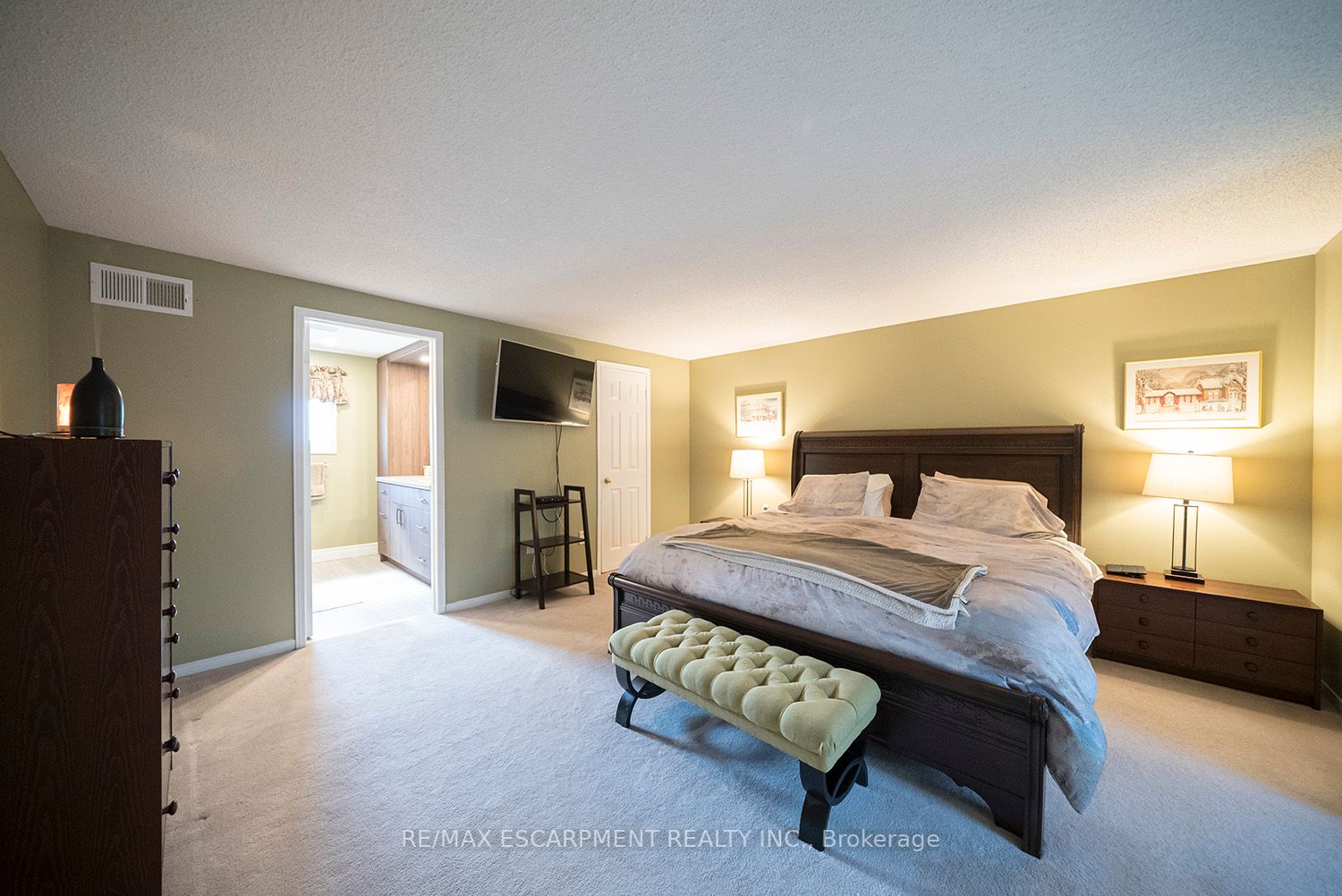 16 Sunflower Crescent